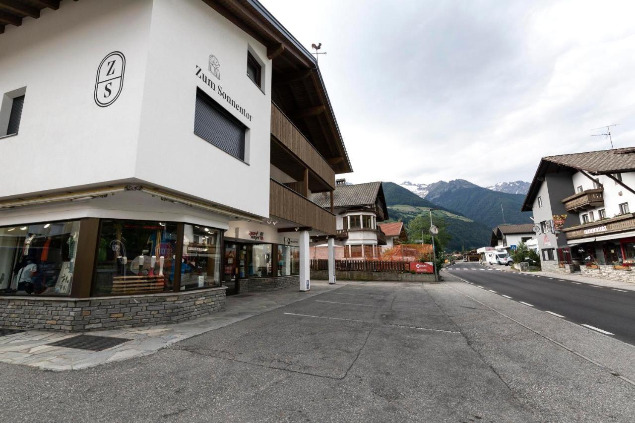 Zum Sonnentor App Larix Apartment Lutago Exterior foto